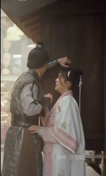 间谍夫妇今天又又又撞任务了 第01集